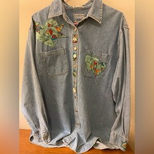 Women’s Vintage Denim Button Down Shirt W Golf Themed Patches Eclectic Buttons